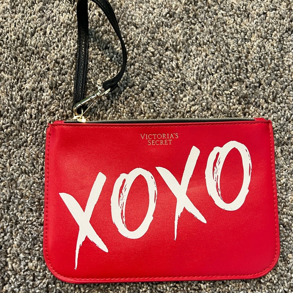 BRAND NEW Victoria’s Secret Wristlet